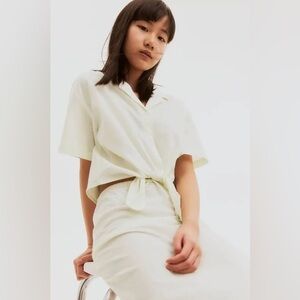 H&M | Off-White Button-Down Crop Front Tie Short Sleeve Shirt
